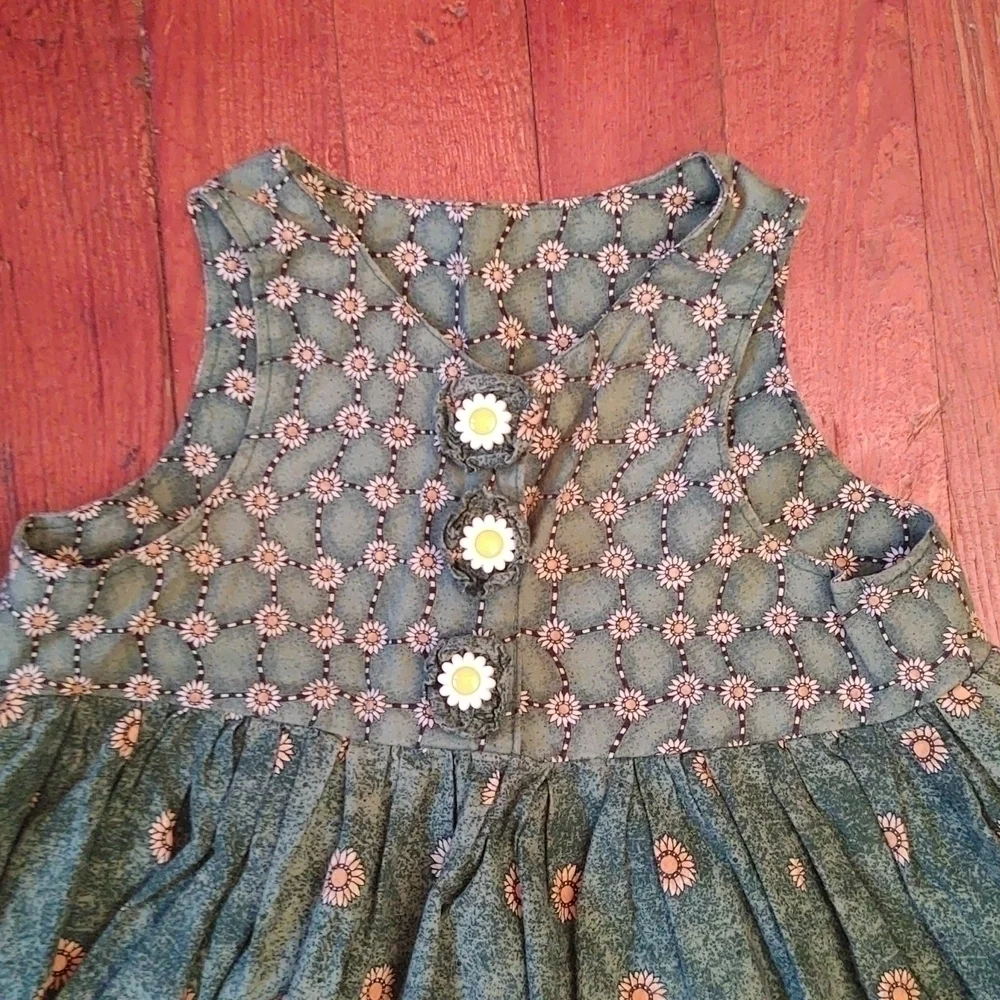 Daisy Print Green Sleeveless Sundress